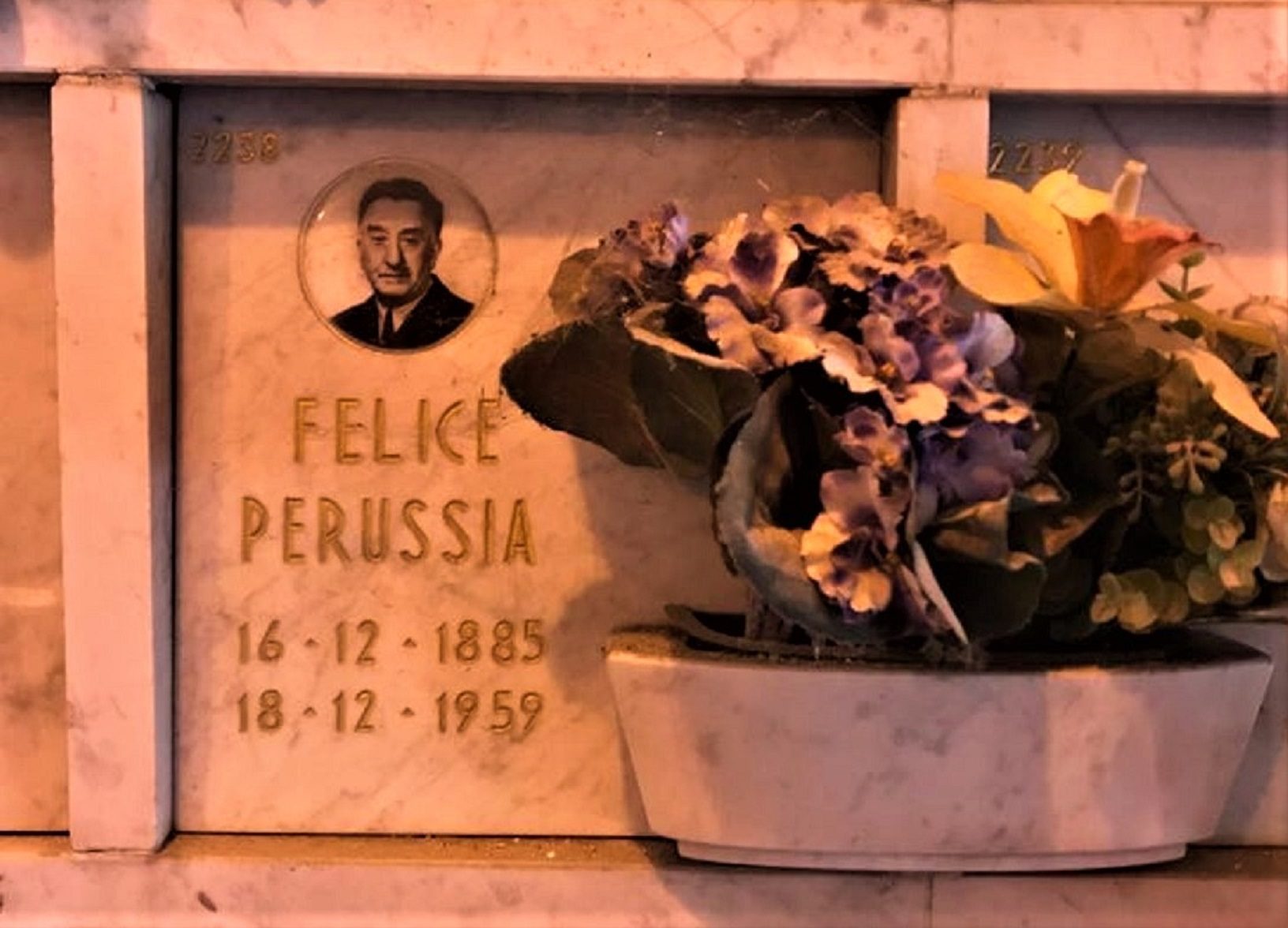 Felice Perussia's tomb (2).jpg